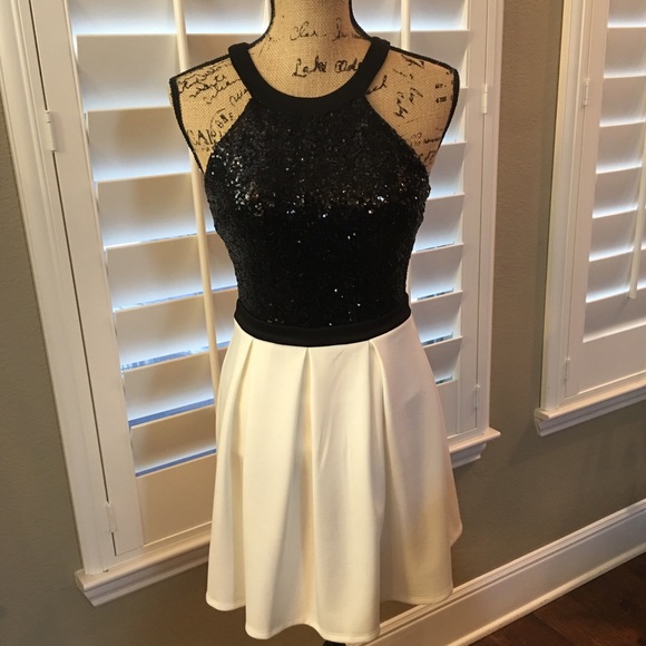 B Darlin Dresses & Skirts - Last $ ⬇️ Black Sequin Wht Pleated Skirt